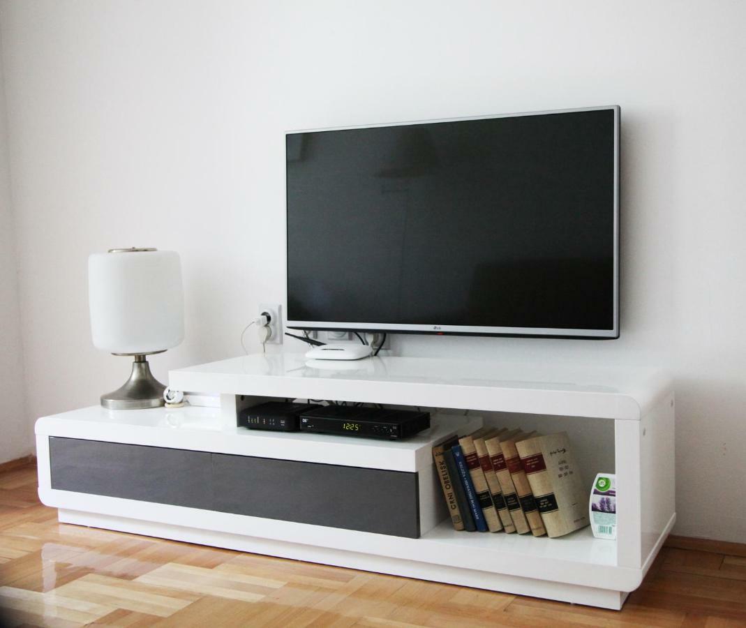 65 Square Meters Designer Apartment In Heart Of City - River View ! Park For Free Ni Exterior foto